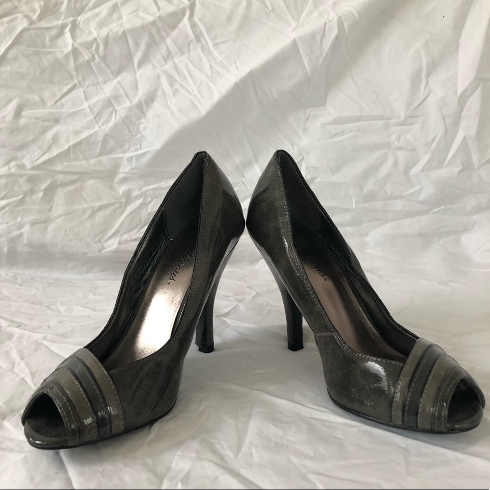 NWOT -Delicious Gun Metal Peep Toe Heels Sz 7 - Picture 2 of 8